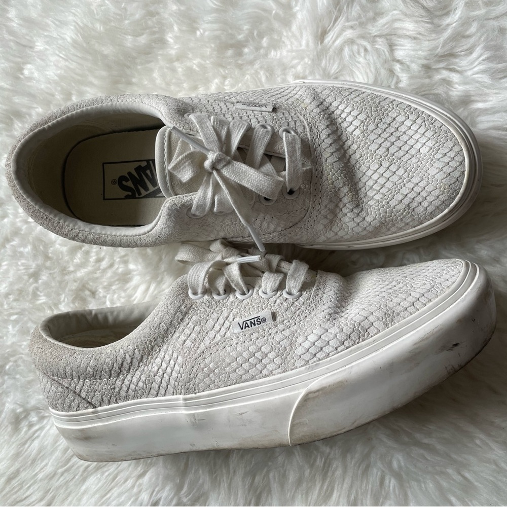 Vans - Picture 2 of 8